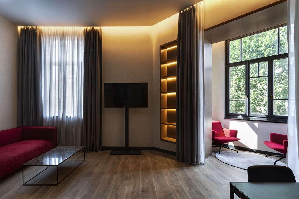 Radisson Red Tbilisi Hotel Quarto foto
