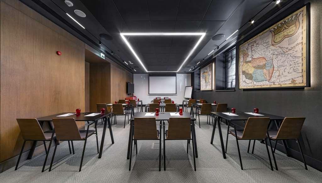 Radisson Red Tbilisi Hotel Instalações foto