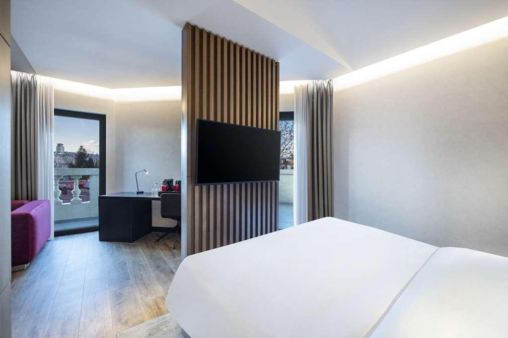 Radisson Red Tbilisi Hotel Quarto foto