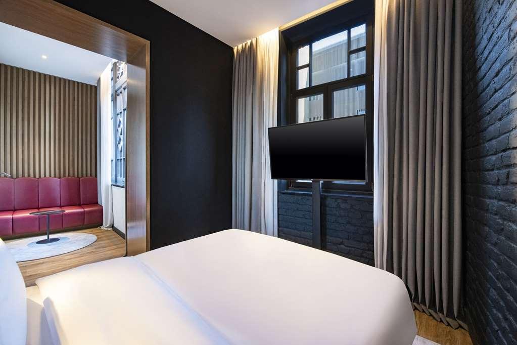 Radisson Red Tbilisi Hotel Quarto foto